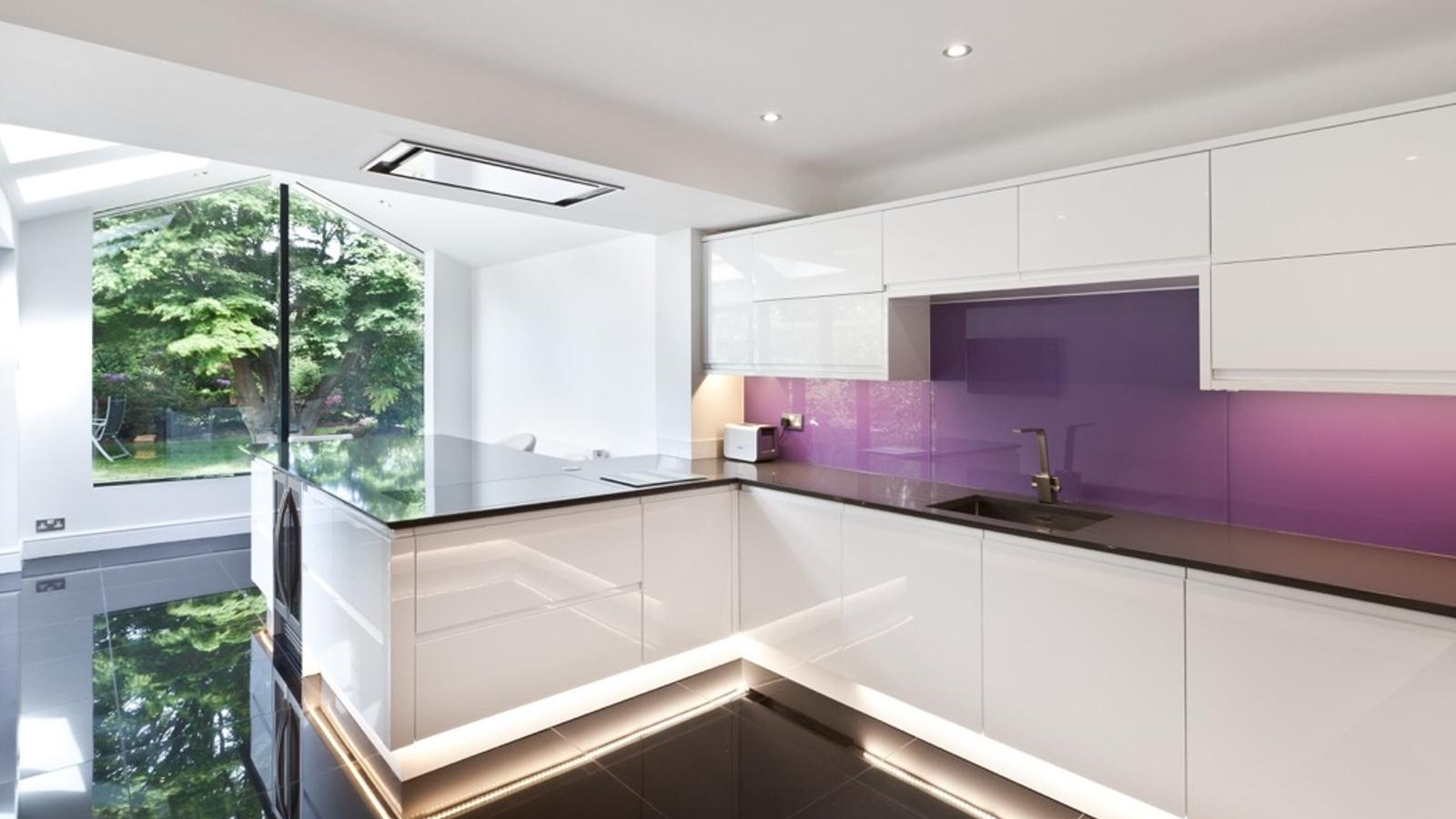 S R Elliott Build & Glaze Ltd